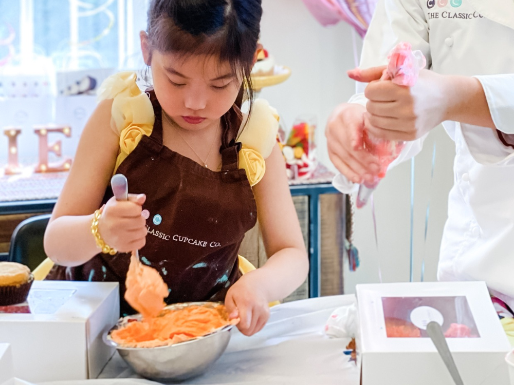 Kids' Holiday 3 Hour Baking and Cupcakes Workshop